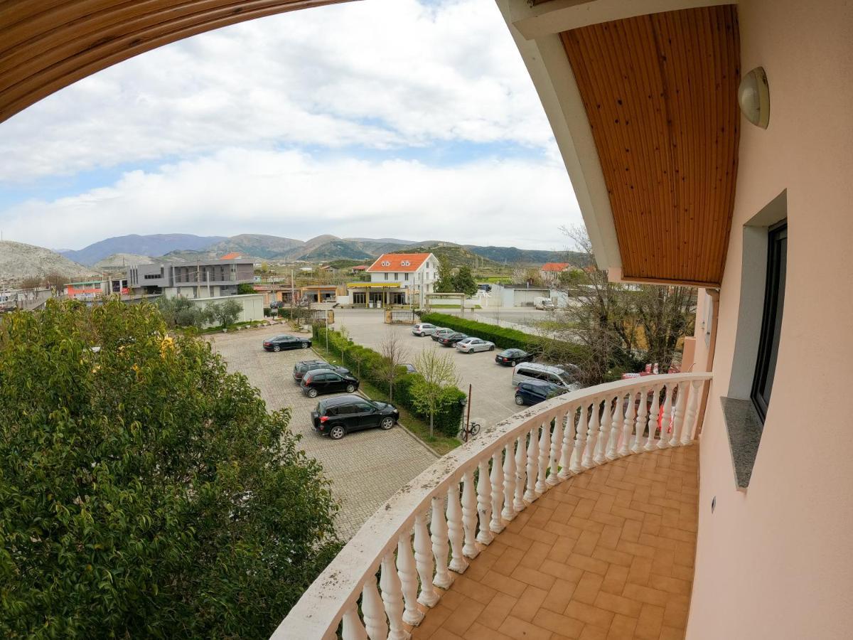 Hasmegaj Hotel Mahall' e Kryethuit